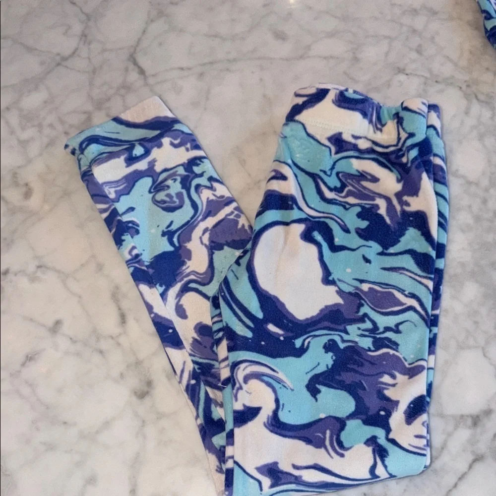 Cat & Jack Blue and White Swirl fleece Pajama Set